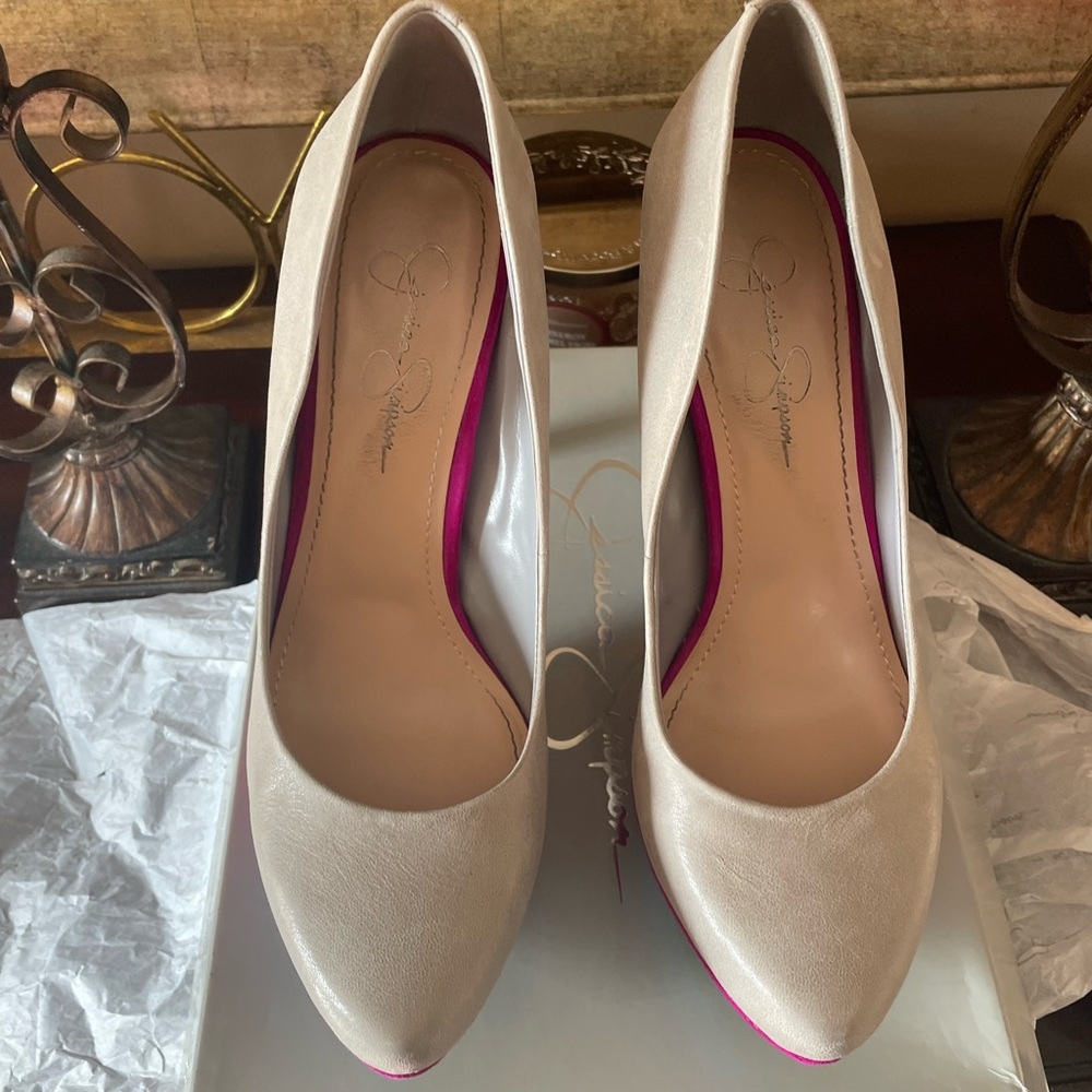 Jessica Simpson JS-Beijo platform pumps